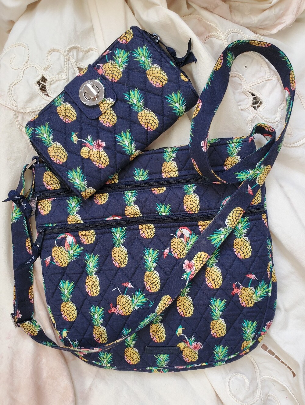 New Wallet / Like New Vera Bradley Purse Set In Pineapple Toucan Party Print